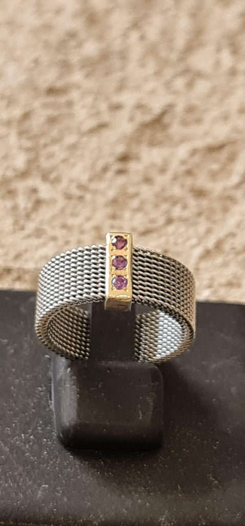 טבעת רשת עם חבק כסף וזהב משובצת 3 אמטיס - Symbolic Design