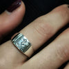 טבעת כסף 925 ויהלום עם חריטה בעבודת יד של יונק הדבש האינדיאני והמילים הכל אפשרי בכתב רש"י - Symbolic Design