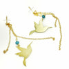 עגילי שרשרת ארוכה עדינה בציפוי זהב עם ציפור ציפוי זהב וחרוזי טורקיז - Symbolic Design