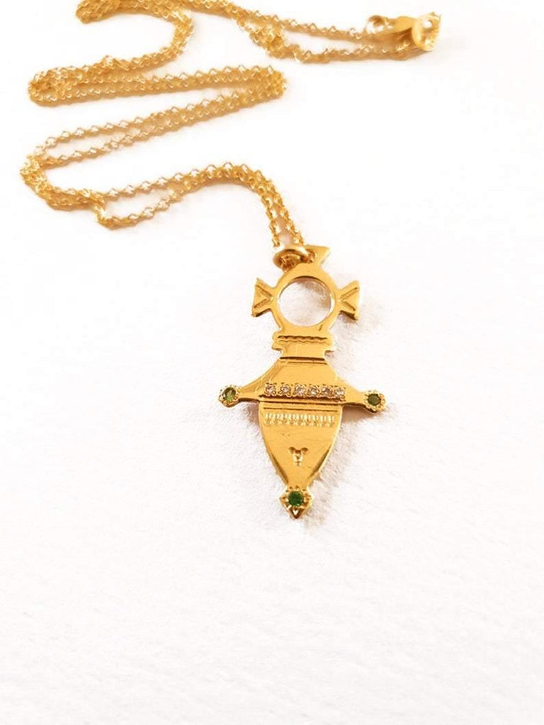 שרשרת זהב 14 קראט עם תליון ברברי מרוקאי ("טיטי") ו5 יהלומים להגנה וכוח - Symbolic Design